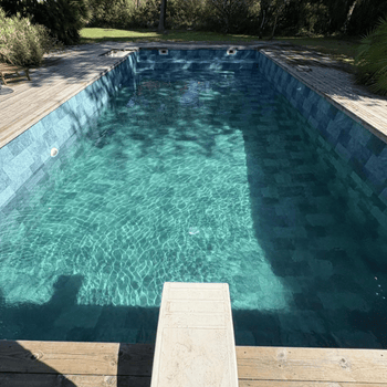 piscine avec membrane armée