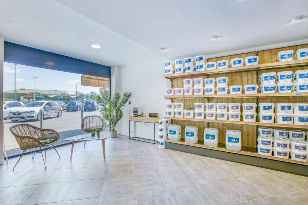 produits d'entretien pour piscine sur la cote basque